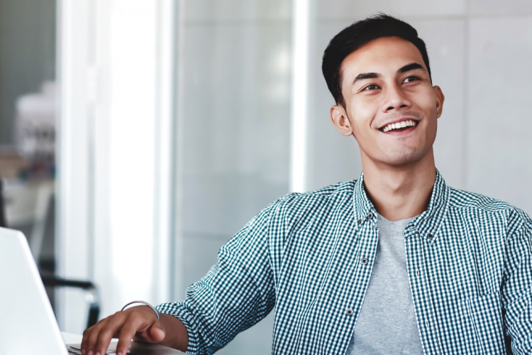 Hoe overleef je je eerste werkdag: Tips voor een vliegende start